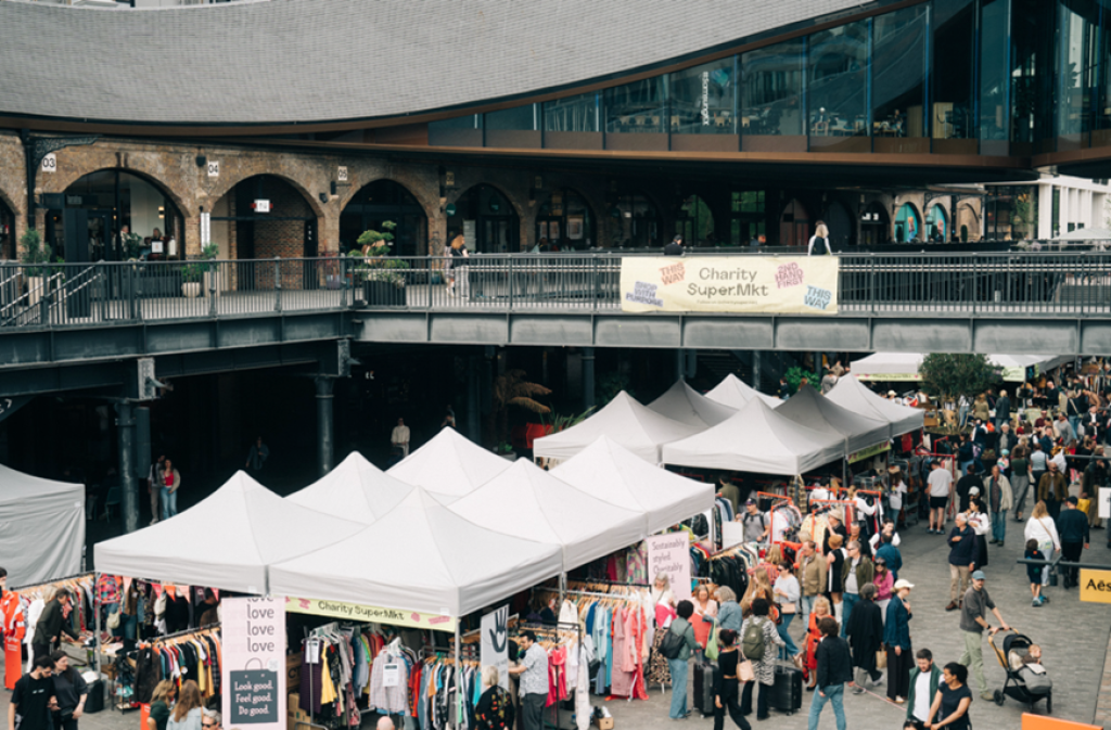 Overview of an outdoor market.