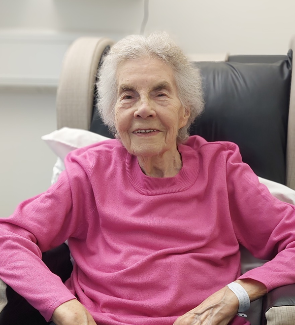 Doris sitting comfortably in Garden House Hospice Care’s Inpatient Unit.